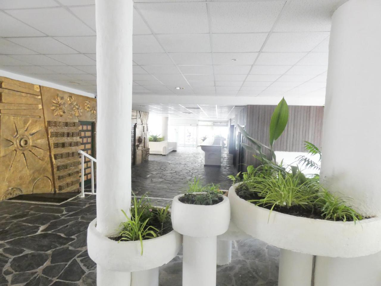 Holiday Center Росес Екстериор снимка