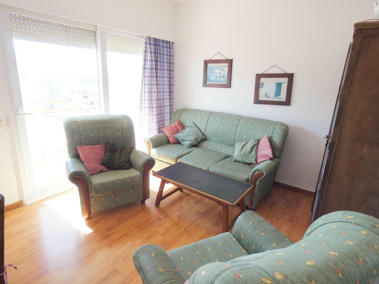 Holiday Center Росес Екстериор снимка